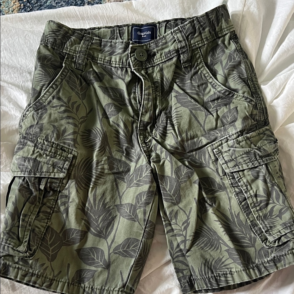 Cargo Olive Leaf Pattern kids  Cargo Shorts